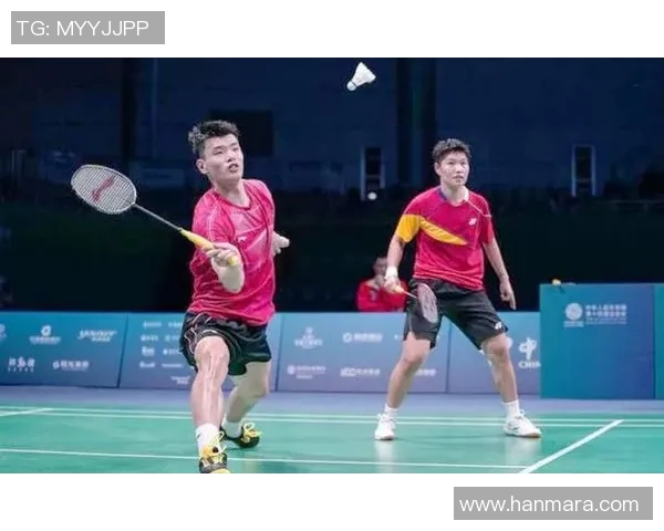 重庆羽毛球队战术解析：如何在比赛中发挥团队优势与个人技术